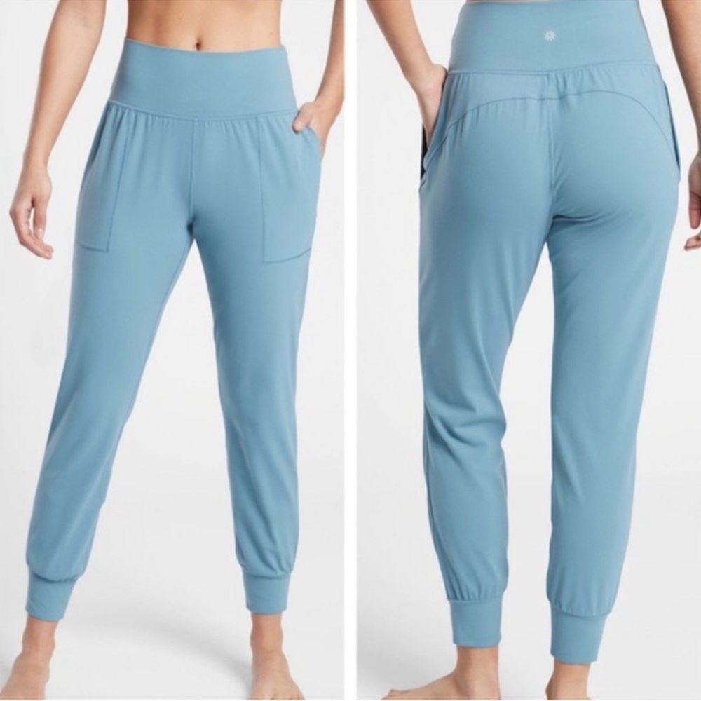 Athleta Salutation Jogger Light Blue Women’s Size M